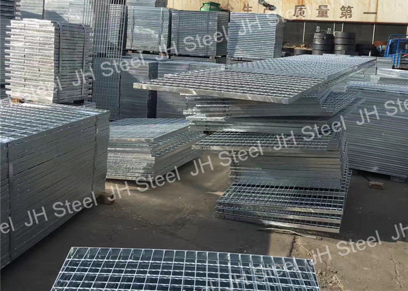 Hot Dip Galvanized Steel Grid Mesh Floor Serrated Bar Grating With